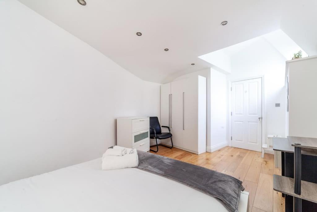 Spacious Retreat 2-Bed In Popular Camden Town London Eksteriør billede