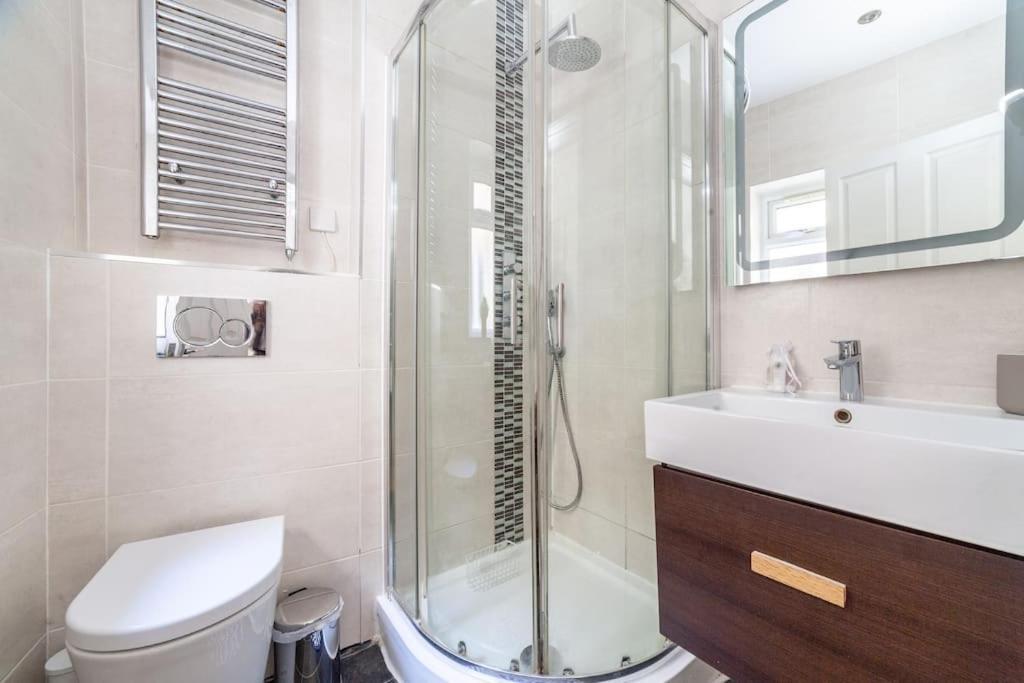 Spacious Retreat 2-Bed In Popular Camden Town London Eksteriør billede