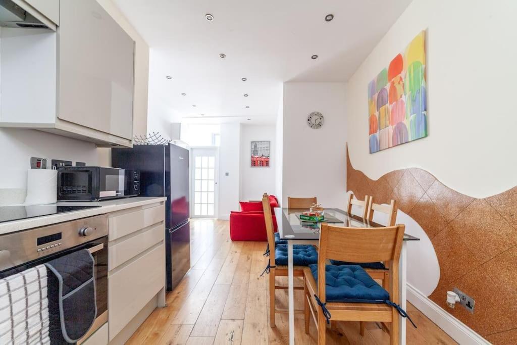 Spacious Retreat 2-Bed In Popular Camden Town London Eksteriør billede